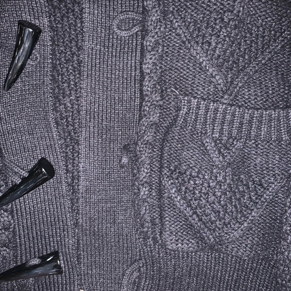 FOREVER21 WOMENS SIZE MEDIUM GRAY COZY SWEATER USED - Picture 8 of 14